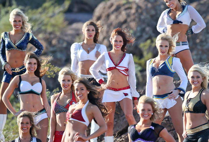 000-02-Pro_Bowl_Cheer-BY-0844_0.jpg